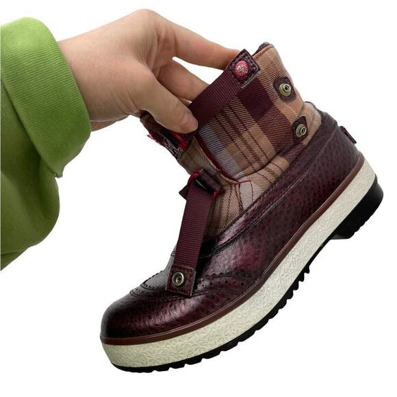 UGG Plaid Marrais Double Buckle Waterproof Lined Leather Upper Boots Womens 7 - Picture 15 of 16